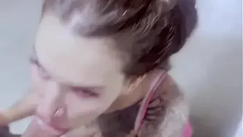 Instagram model sucked a dick to a fan in the parking lot of the mall