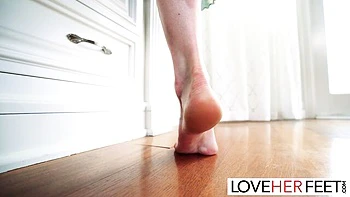 Bonny & Sahara's Sexy Kinky Foot Worship