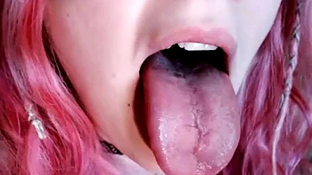 Hairy Pussy Fingering on Cam Doggy Style