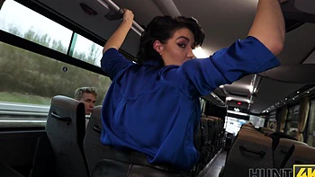 Federika sucks cock on Czech bus tour