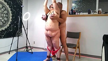 Amateur BBW MILF Stretched Anal with Inflatable Plug