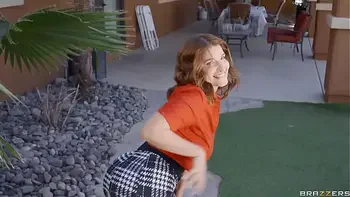 Horny Housewife's - Part 1 - Ember Snow, LaSirena69 / Brazzers / stream full from www.brazzers.promo/hous