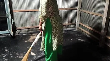 Desi Aunty Gets Anal Fucked Deep Doggy Style