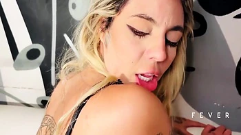 Kyra’s Smell-Driven Horny Foot Play & Pussy Licking