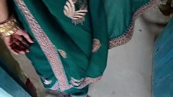 Desi Teen 19 Gives Hot Blowjob and Gets Creampied