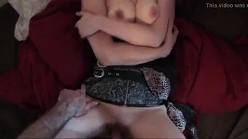 Amateur slut fucked missionary with cumshot