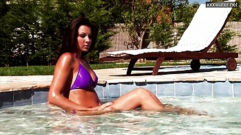 Emma's Big Tits Fingering Underwater