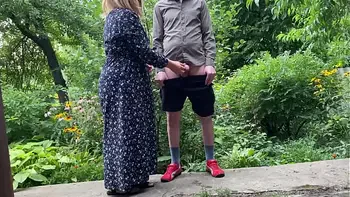 Gorgeous MILF helped a stranger pee outside and pee herself
