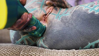 Tattooed Anuskatzz and Nikolaz Zpageti anal gape fun