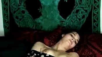 Asia Belle Masturbates Solo on Amateur Cam