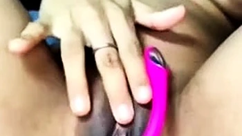 Indian Tamil Babe Masturbates Big Boobs Close-Up