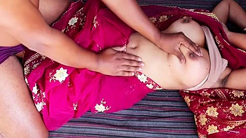 Saloni Bhabhi Fucks Hot Indian Boyfriend at Home