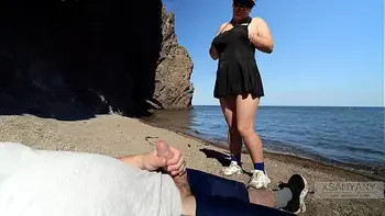 The stranger shocked the exhibitionist on the sea beach - XSanyAny