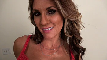 Sultry Lexus Smith's giant melons demand attention in a steamy selfie session