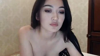 Japanese Wet Slut Orgasming On Camshow: Asian, Masturbation  Beautiful Porn