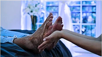 1 Guy 2 Girls Lesbian Threesome - Horny Blonde & Brunette Parasited Big Cock Male Bondage Creampie - Vince Karter, Cherry Kiss And Valentina Nappi