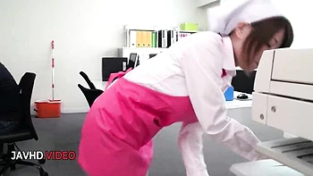 Watch gambling Chihiro Akino and Magic's dirt