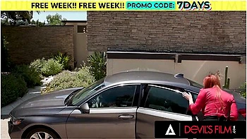 Milf Redhead Stepmom Caught Her Stepson Fapping And She - Lauren Phillips